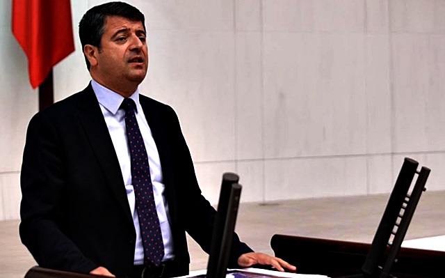TBMM’de Tütün İçin Kürsü İşgali