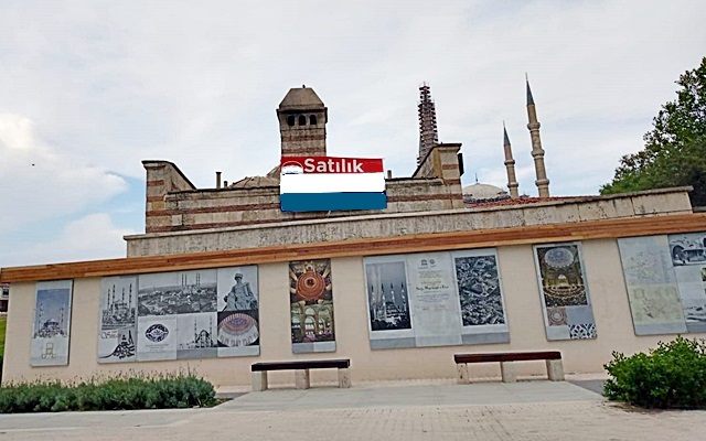600 Yıllık Tarihi Hamam Satışa Çıkarıldı