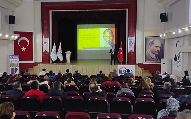 Gelibolu’da “Bilinçli Teknoloji Kullanımı” Semineri Verildi
