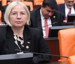 CHP’li Yontar “Öğretmenlik Meslek Kanunu”nu Eleştirdi