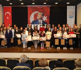 Gelibolu’da Ödüller Verildi Sergi Açıldı