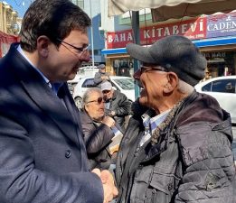 CHP’li Erkek Ziyarette, Sokakta, Açılışta