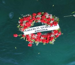 Dumlupınar Denizaltısı Şehitleri Anıldı