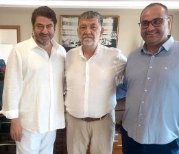 Sanatçı Hakan Taşıyan Başkan Ertuğrul’u Ziyaret Etti