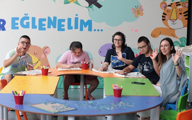 Down Sendromlu Çocuklar DigiZoo’da Buluştu