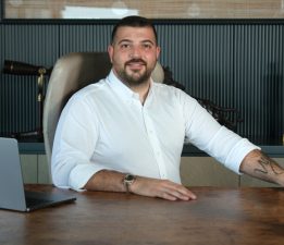 Genç Parti Yeniden Ayağa Kalkıyor
