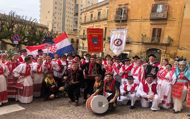 İda Halk Oyunları Topluluğu 77. Mandorlo in Fiore Festivaline Katıldı