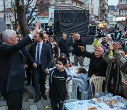 Müsavat Dervişoğlu Lapseki’de Vatandaşlarla Buluştu