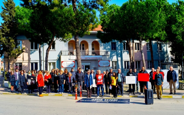 Gelibolu’da Eğitimcilerden Ortak Tepki: “Öğretmene Şiddete Son”