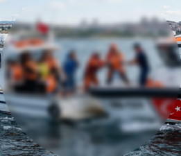 Sürüklenen Teknedeki 9 Kişi Kurtarıldı
