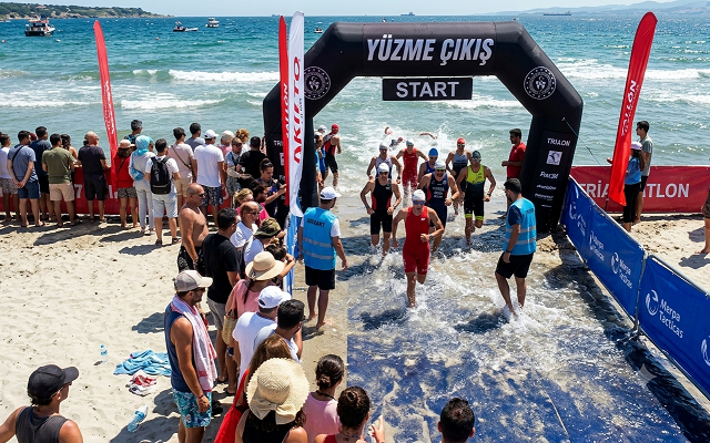Tarihi Yarımada Triatlon Heyecanıyla Nefes Kesti