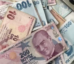 Üniversite öğrencilerine aylık 13 bin 750 lira burs desteği